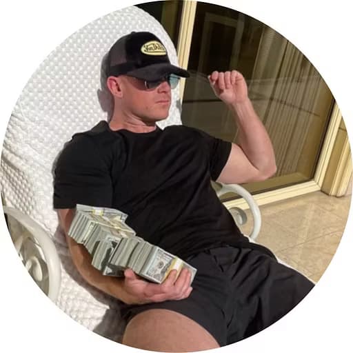 Parlay Travy logo